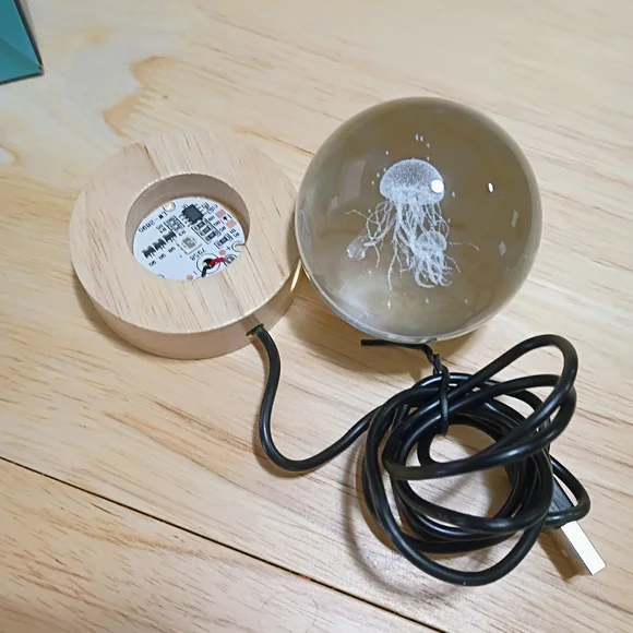 Laser 3D Etched Glass Jellyfish Sphere - Picture 3 of 6